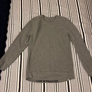 Mens lululemon long sleeve shirt size small. Thick material. Warm.